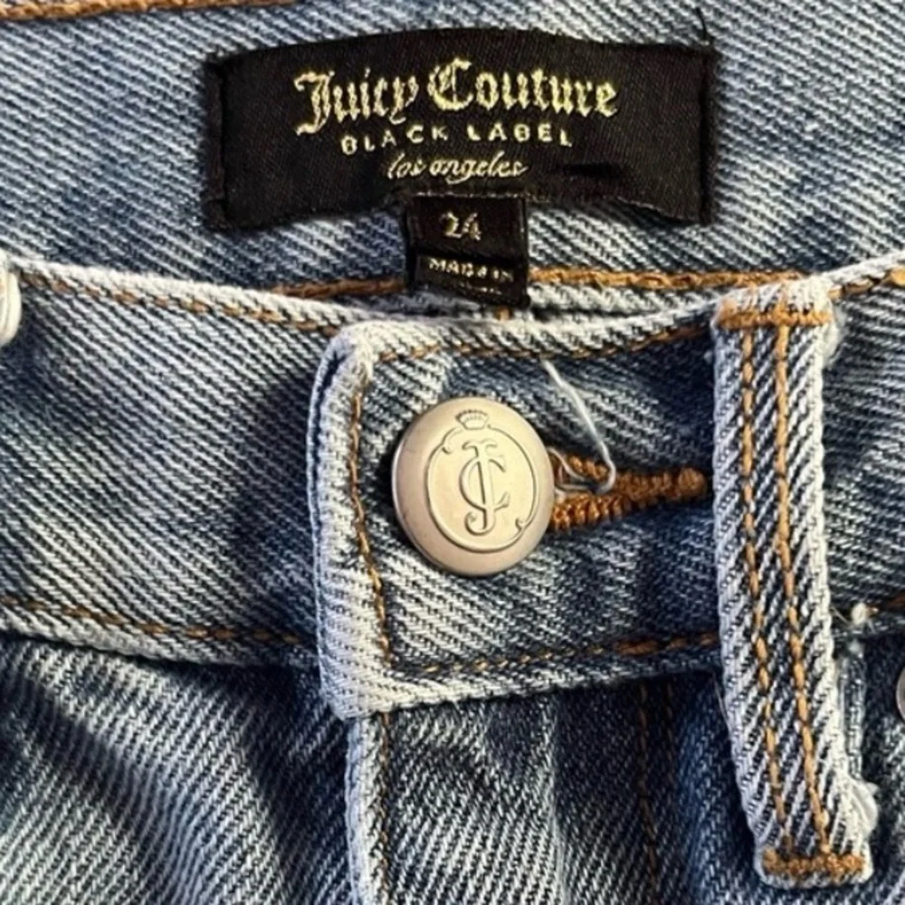 Juicy Couture Black Label Embroidered Denim Mini Skirt – Size 24